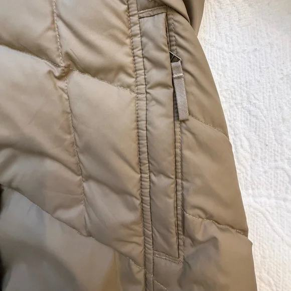 Patagonia Light Brown Quilted Jacket - Picture 7 of 14